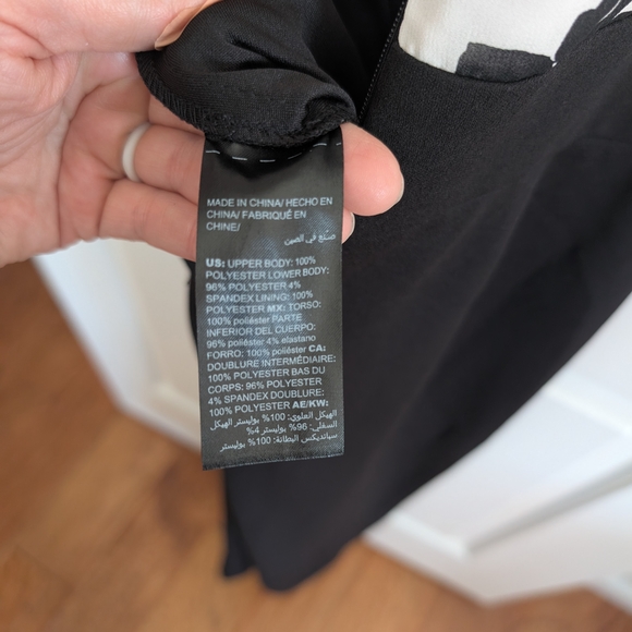 White House Black Market Women's Monochrome Floral Jumpsuit - Picture 6 of 10